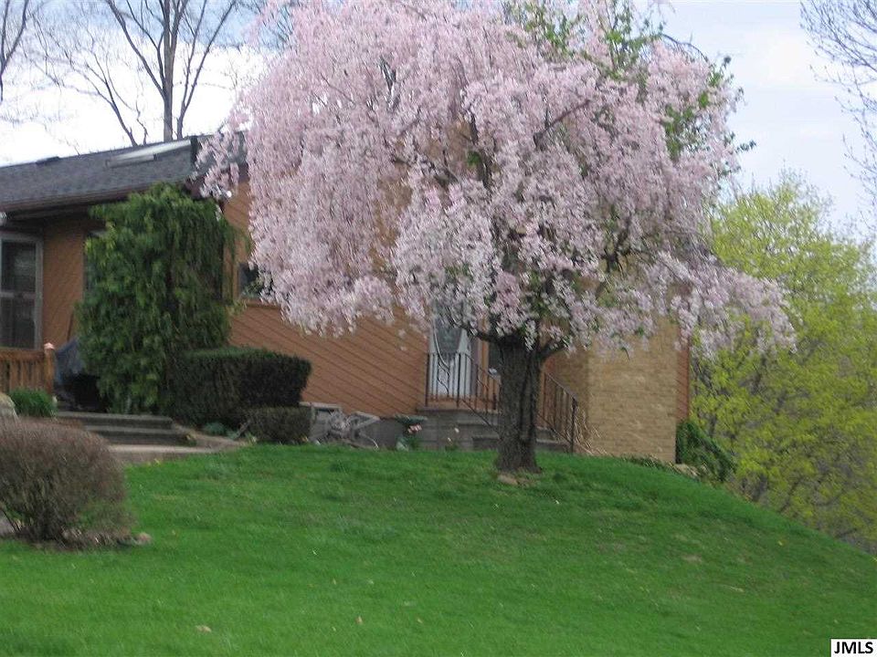 1st image of 2525 Park Dr