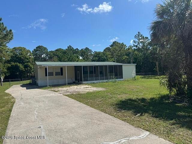 1st image of 900 Camp Rd