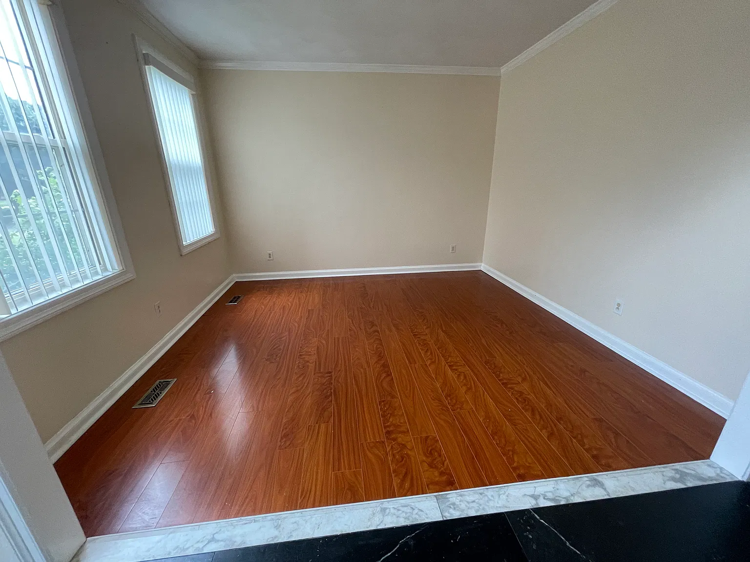 5 bed, 3529 sqft, $4,650 — Photo 4