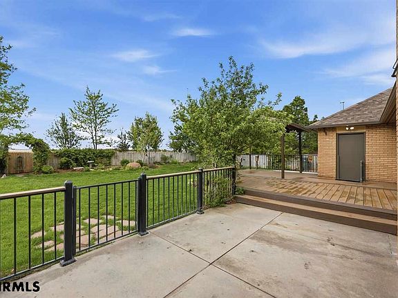 5th image of 1501 Idlewyld Dr
