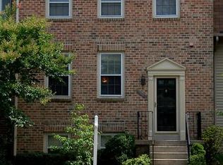 7804 Painted Daisy Dr, Springfield, VA 22152