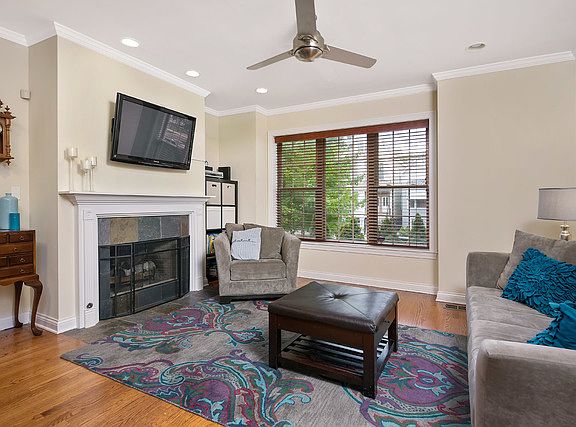 5th image of 1935 N Sawyer Ave #1S
