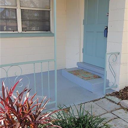 3rd image of 2304 W Hamilton Ave