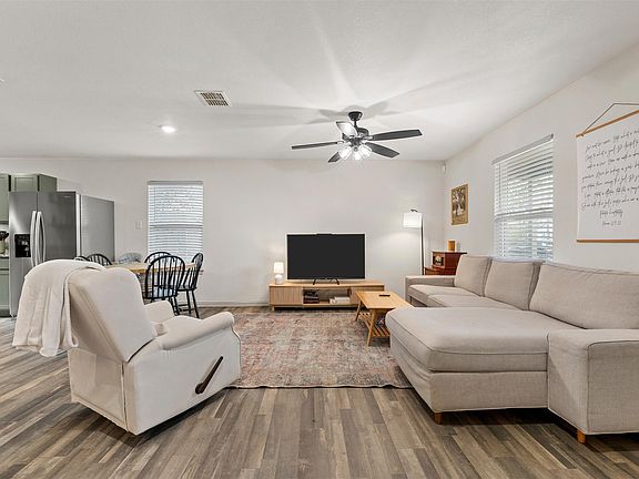 4th image of 1124 N 13th St