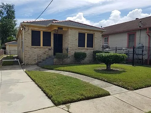 1527 Gallier St Photo 1