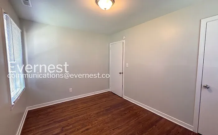 5725 Avenue O — Photo 13
