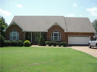 207 Pond Rd, Cottontown, TN 37048