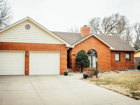 1010 Gillespie Pl, Garden City, KS 67846
