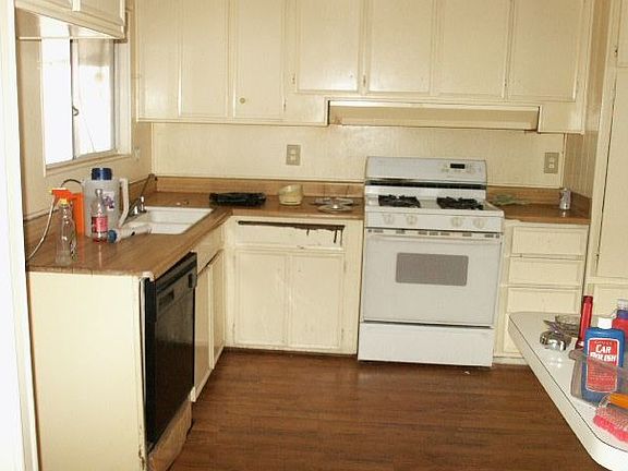4th image of 1050 Citrus St