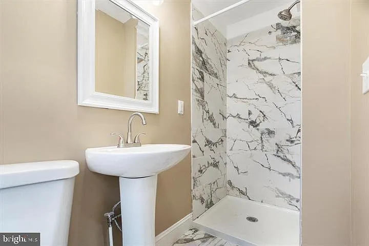 424 S Eden St — Photo 16