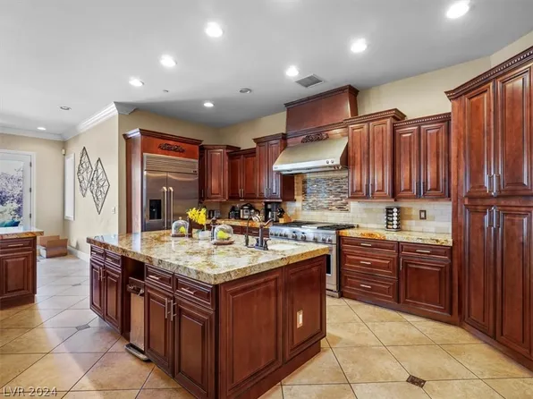 9826 Solar Ave, Las Vegas, NV 89149