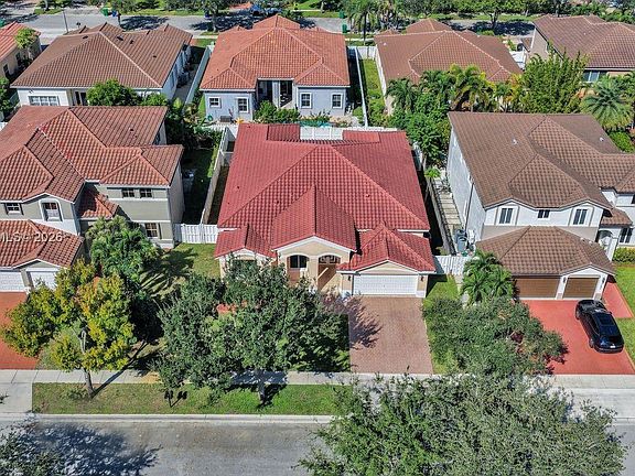 4th image of 3650 SW 161st Ter