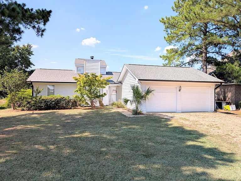 689 Cedar Point — Photo 2