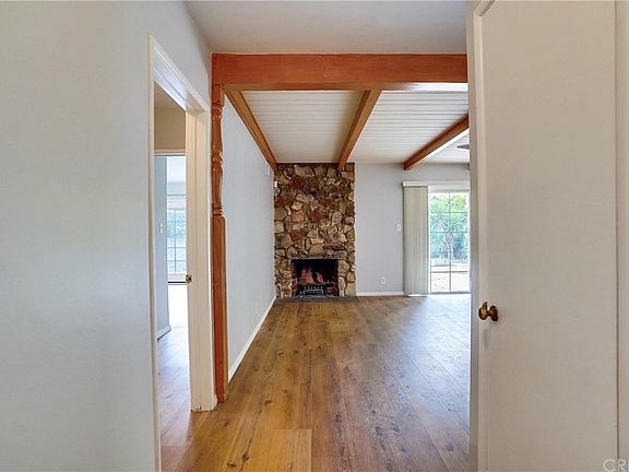 5th image of 12748 Weddington St