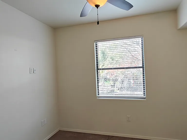 348 E Adams St #2 — Photo 14