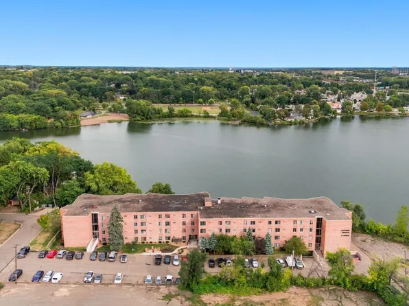 329 Geneva Ave N APT 117, Oakdale, MN 55128