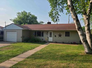726 Carver Ln, Menasha, WI 54952