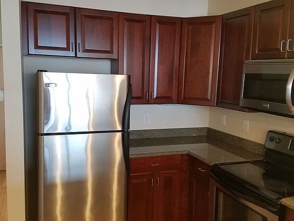 3rd image of 1333 W Broad St APT 507
