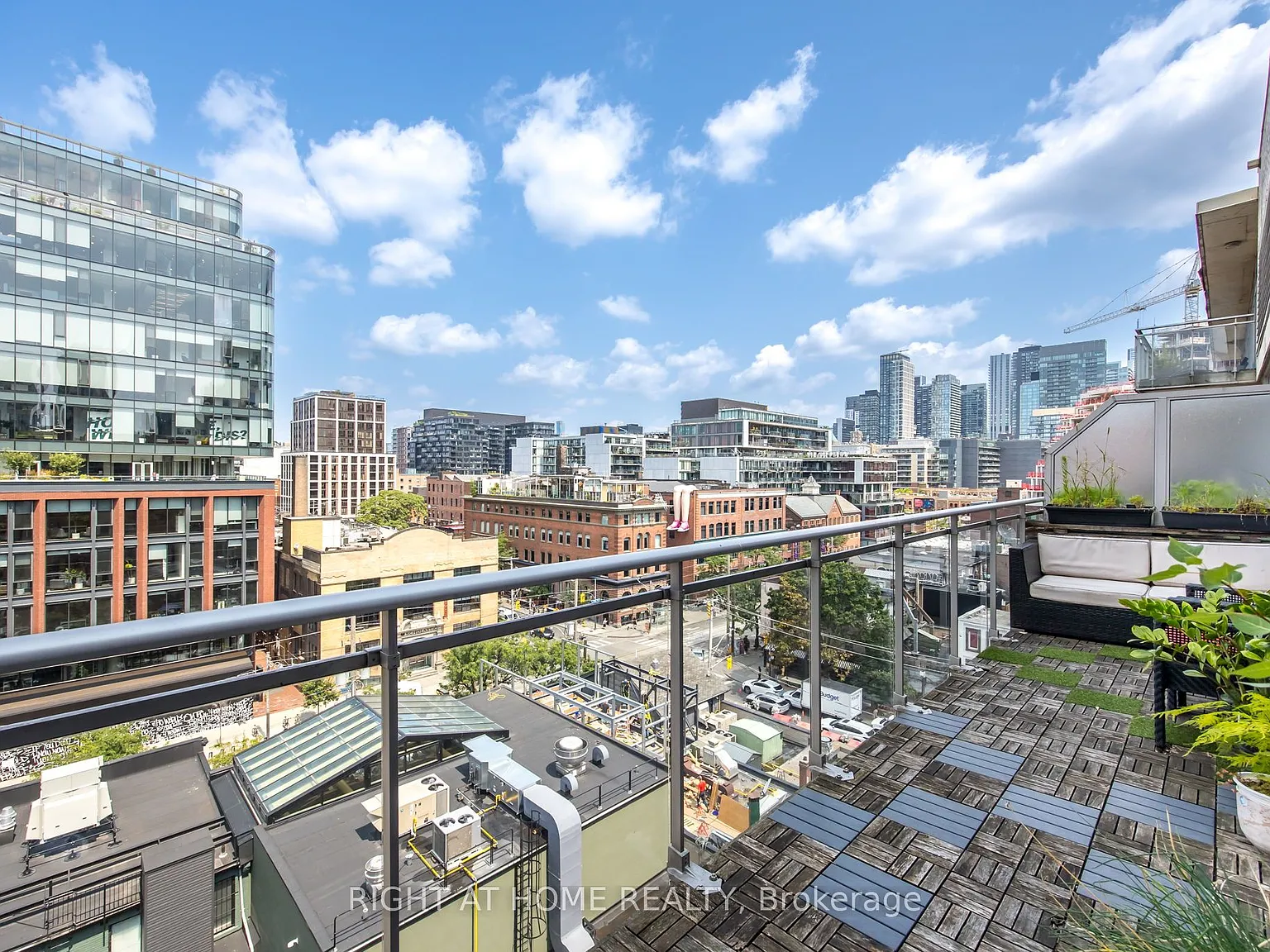 2 bed, $3,900 — Photo 2
