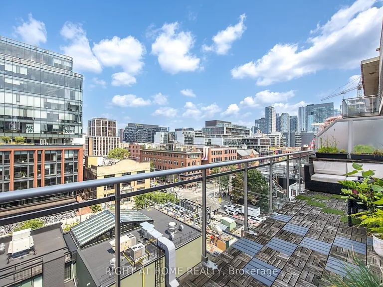 66 Portland St #Penthouse 805 — Photo 2