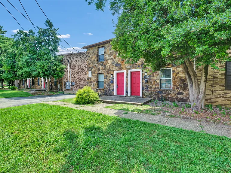 3100 Orchard Manor Cir — Photo 16