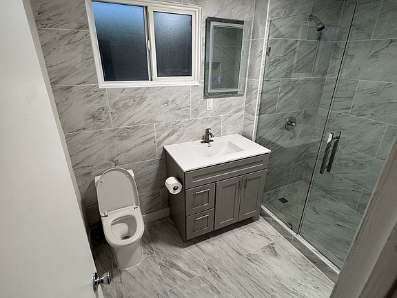 3rd image of 222 S Avenue 21
