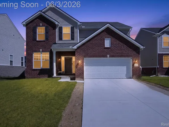 58676 Losino Dr, South Lyon, MI 48178