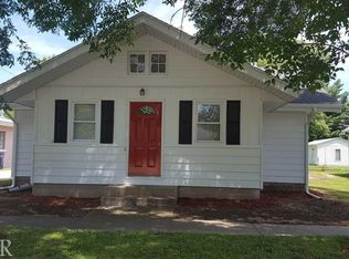 417 NW Main St, Hopedale, IL 61747