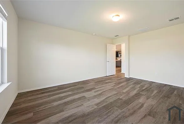 1109 Ainsley Ln — Photo 16