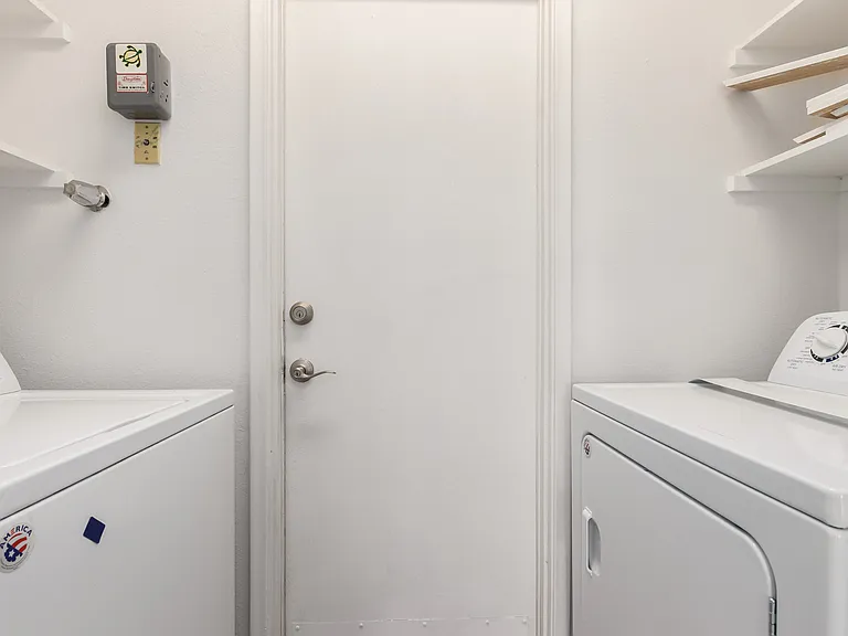 2324 E Palmcroft Dr — Photo 21