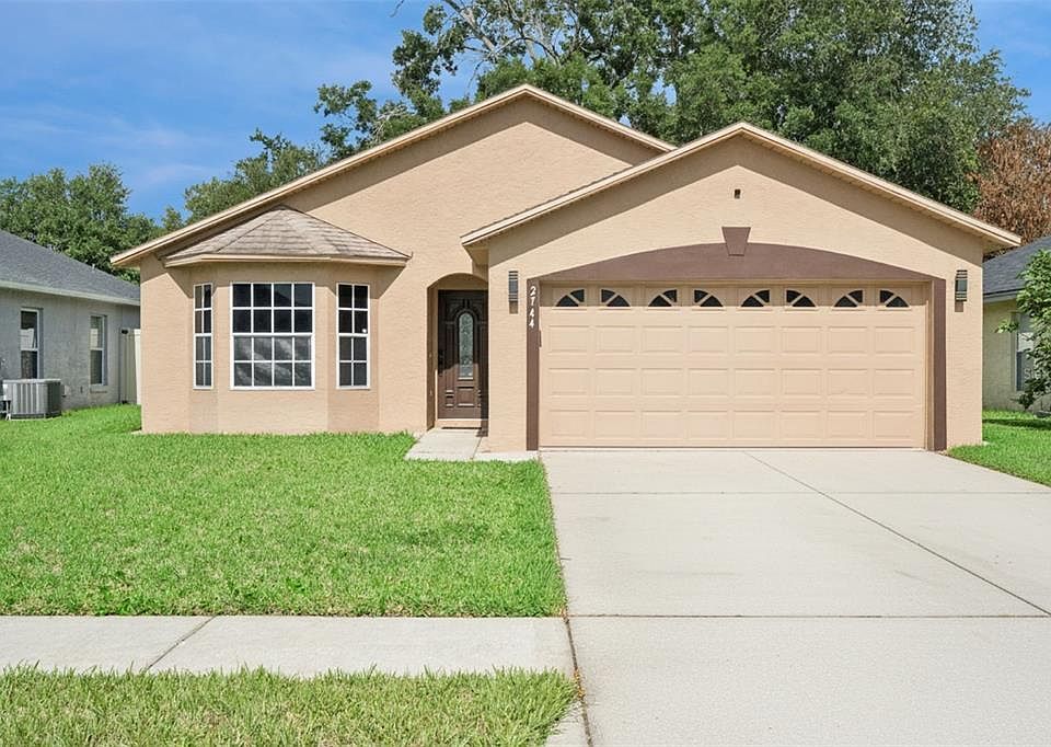 1st image of 2744 Palm Isle Way