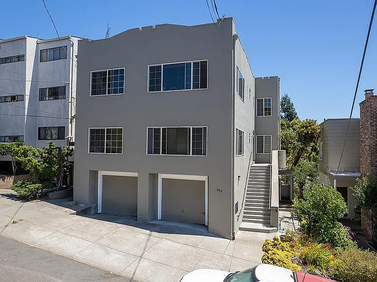 442 Merritt Ave #1 — Photo 11