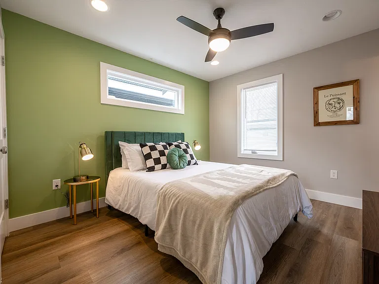 601 E Miller Dr — Photo 23