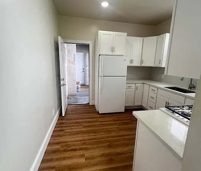 573 Wesley Ave #4 — Photo 48