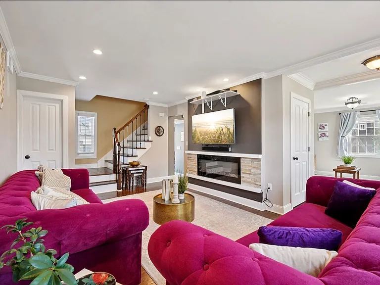 525 Ramapo Ave — Photo 3