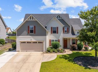 439 Heathrow Dr, Spring Lake, NC 28390