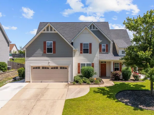 439 Heathrow Dr, Spring Lake, NC 28390