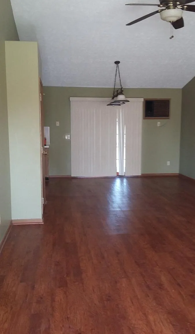 4 bed, 1900 sqft, $2,000 — Photo 1