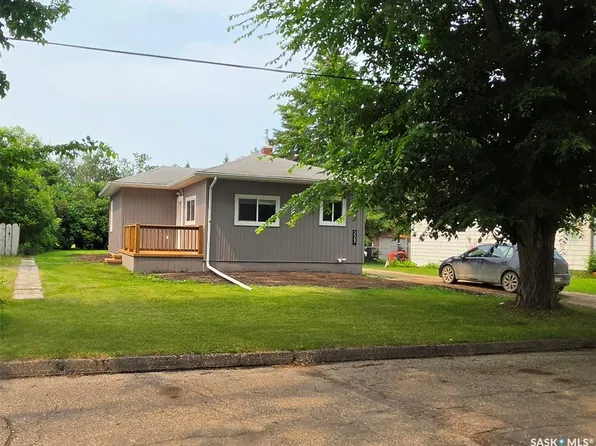 223 3rd Street NE, Preeceville, SK S0A 3B0