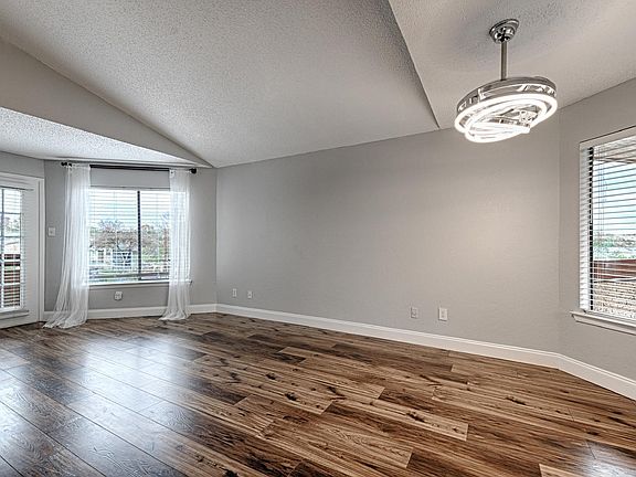 4th image of 5550 Spring Valley Rd #31