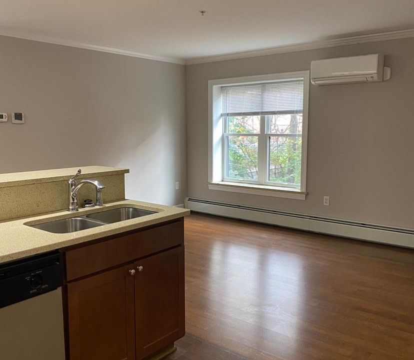 1st image of 1040 Delaware Ave APT 203
