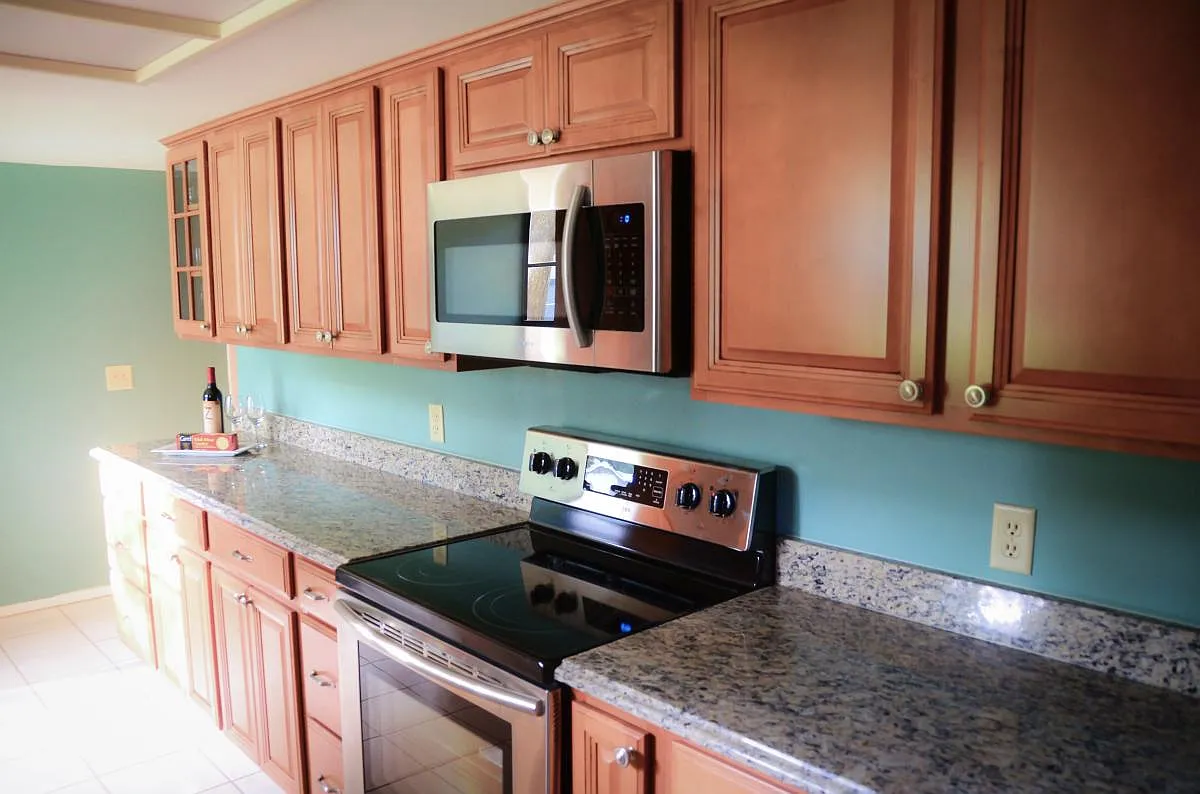 6299 Darien Way — Photo 3
