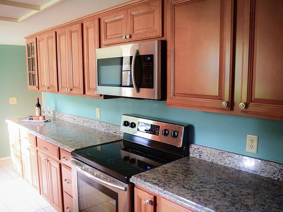 New Stainless Oven includes Convection