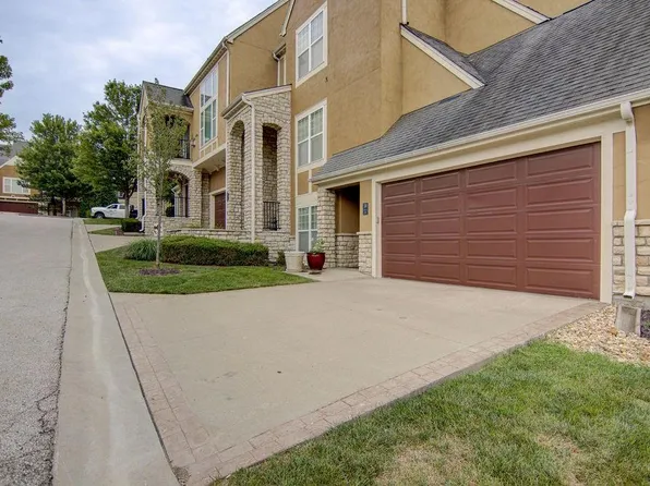 9560 Zarda Dr Unit 310, Lenexa, KS 66227