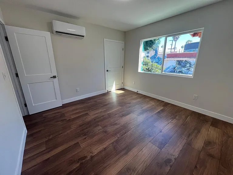 2817 La Cienega Ave — Photo 8