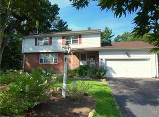 37 Wolf Pit Rd, Farmington, CT 06032