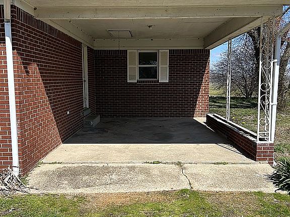 5th image of 3435 County Line Rd