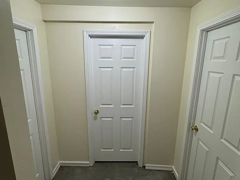 2027 Russell Blvd. — Photo 22