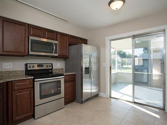 5th image of 7012 Harbor Heights Dr