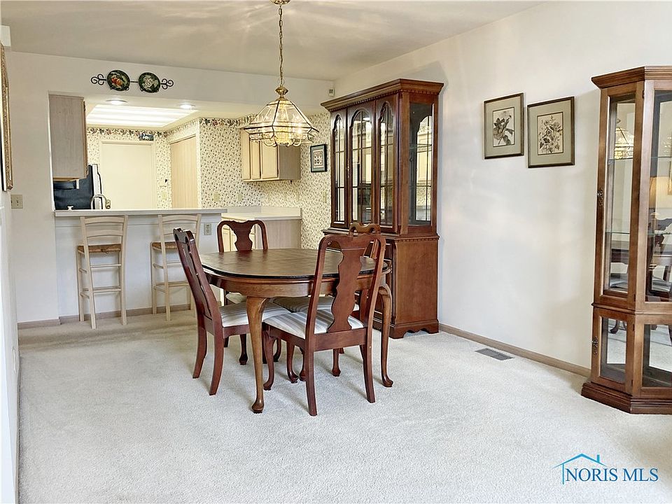 125 Stonegate Blvd, Bowling Green, OH 43402 Zillow